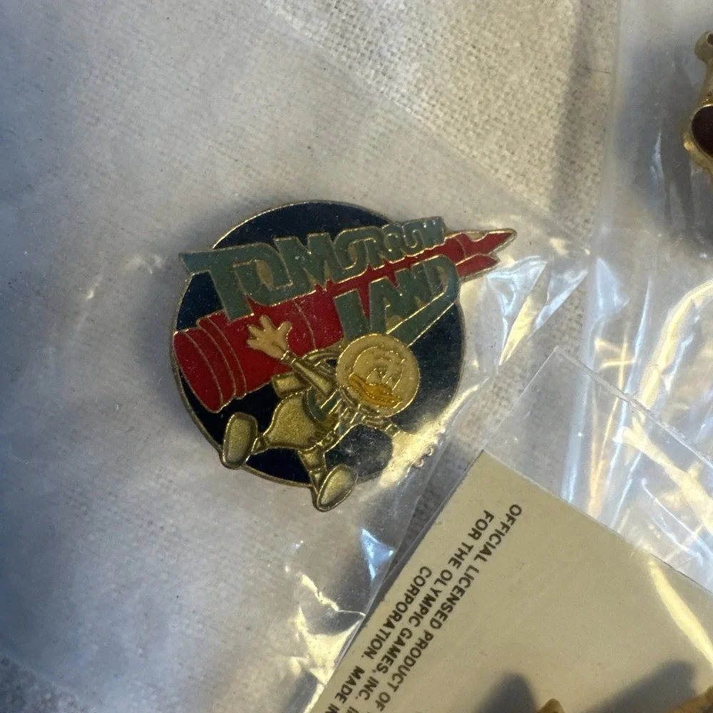 5 Hat‎ Lapel Scarf Pins Buttons Some Vintage Atlanta Olympics DisneyLand Mixed